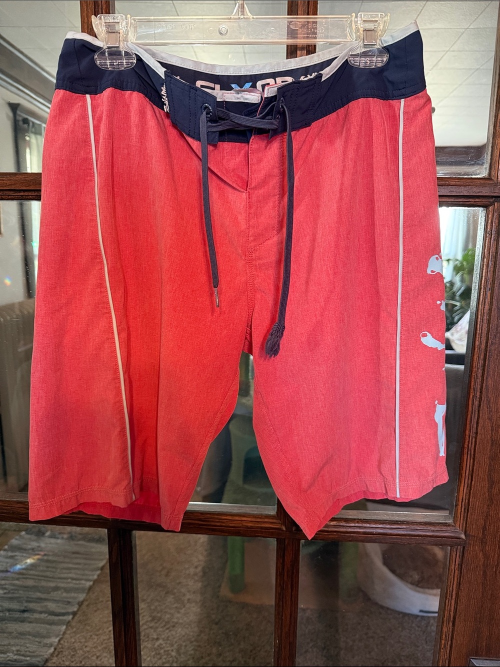 Salt Life SLX-QD Vapor Stretch Board Shorts Mens 30 Coral Red Navy Blue Swim